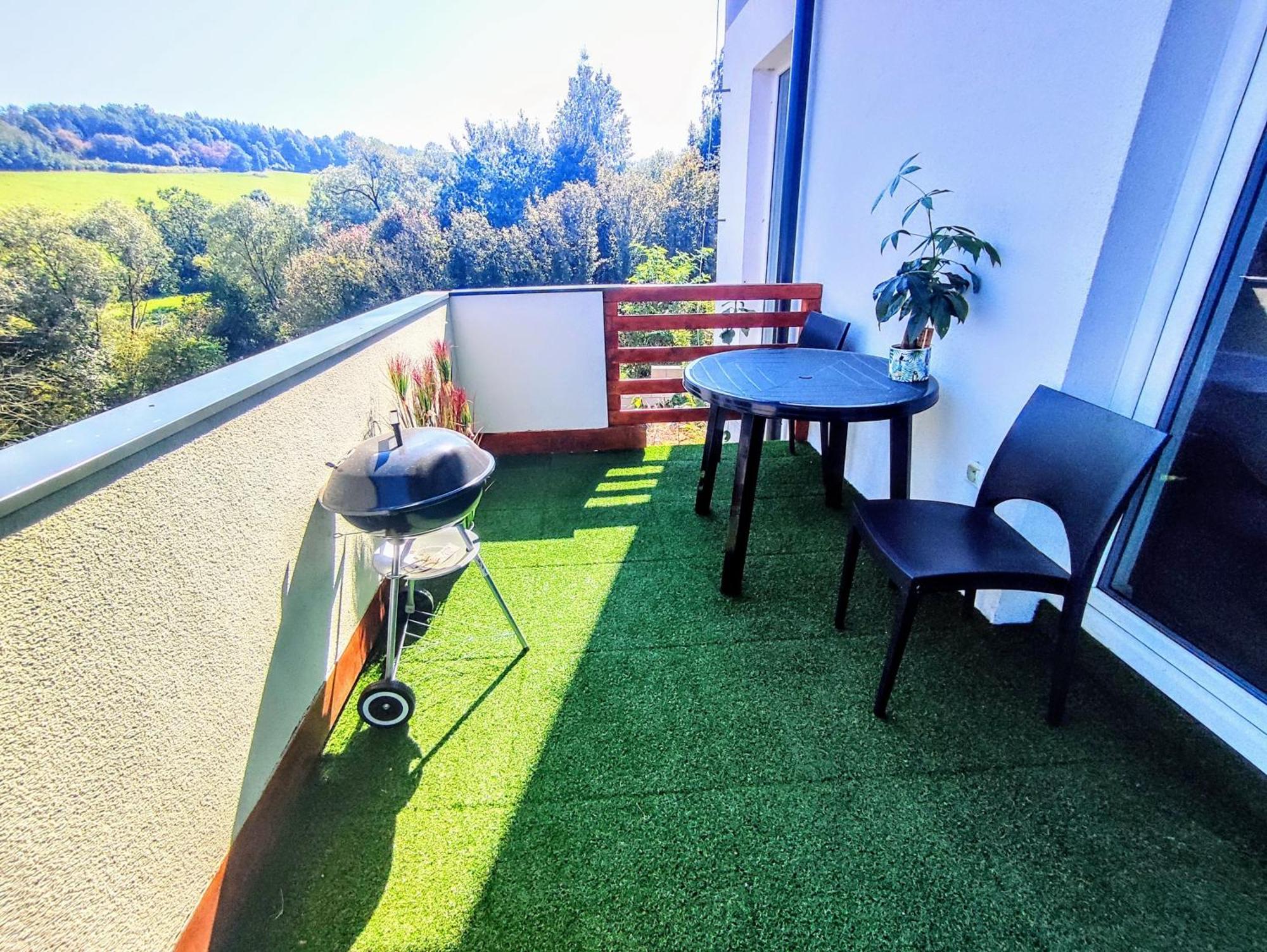 Sunshine Apartment For 6 & Terrase & Free Parking Žilina Buitenkant foto